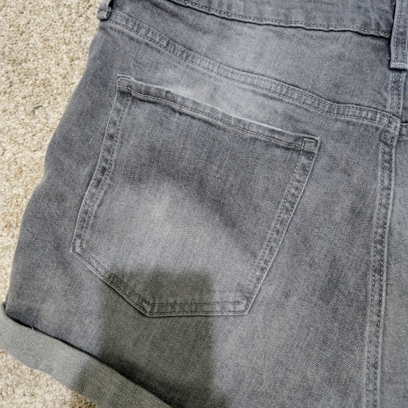 Old Navy O.G. short high rise. grey jean denim shorts - Picture 7 of 8